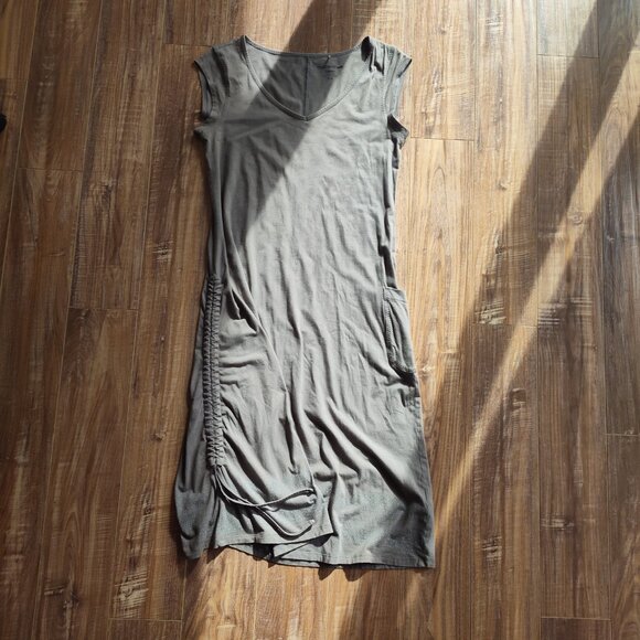 Toad&Co Muse Dress – Size L – Flattering Fit, Great Condition - Picture 2 of 6